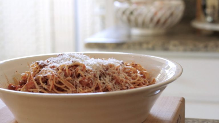 monique bradley low carb spaghetti bolognese